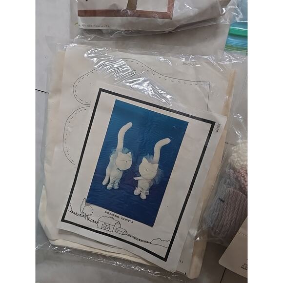 Vtg Lot of 7 Embroidered Cross Stitch Needlecraft Art Crafts Model Crafting Kits - Picture 8 of 8